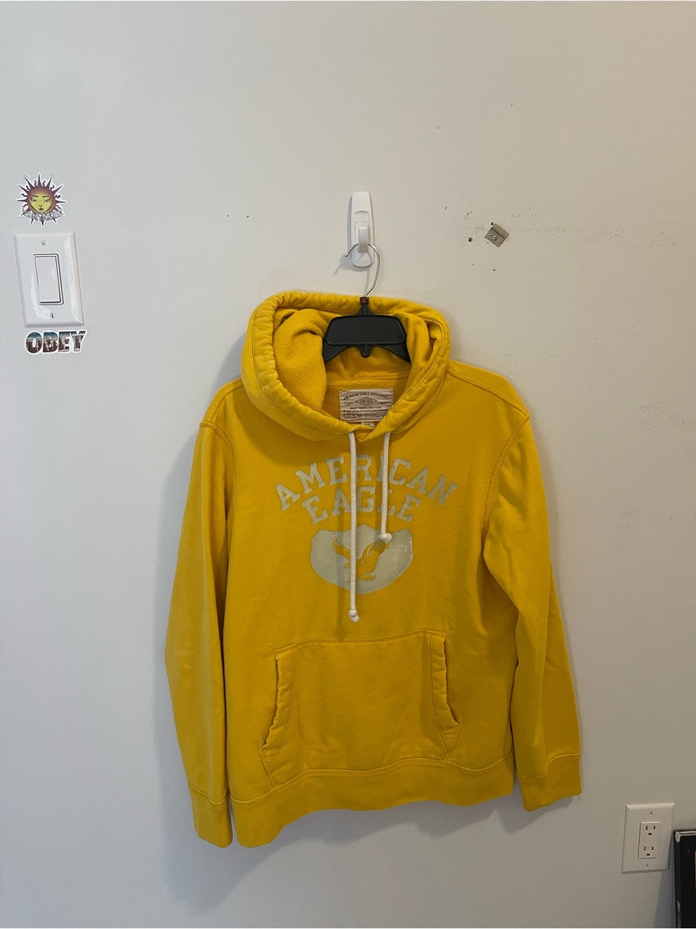 Authentic Vintage American Eagle Outfitters Men's Yellow Hooded Sweatshirt